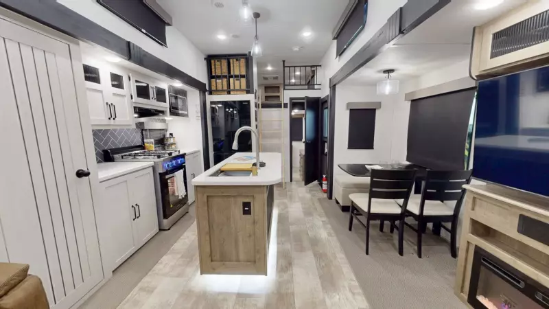420LFT Floorplan Main Room